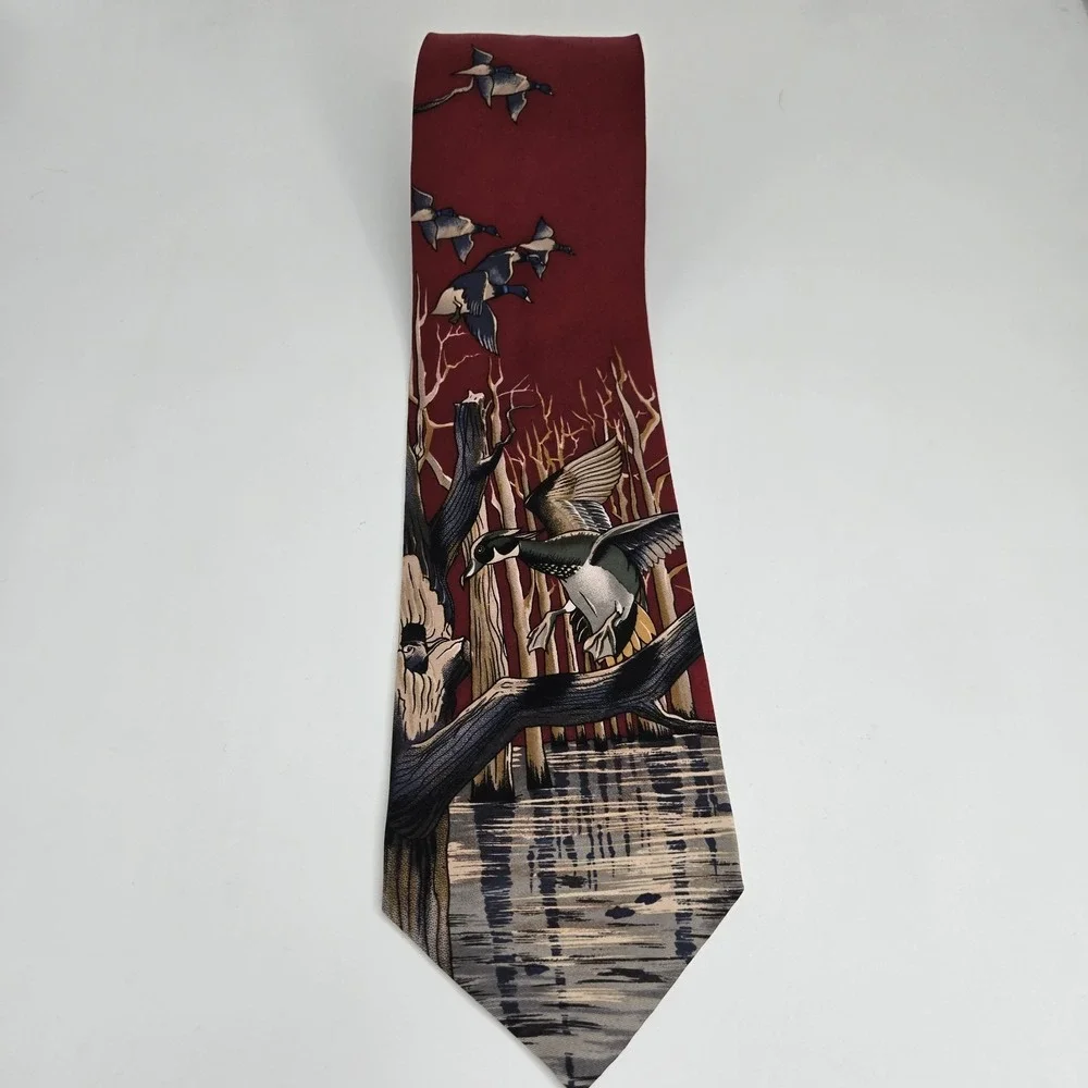 Vintage Flying Mallard Duck Silk Tie‎ Scenic Wetland Marsh Burgundy Red 4x57